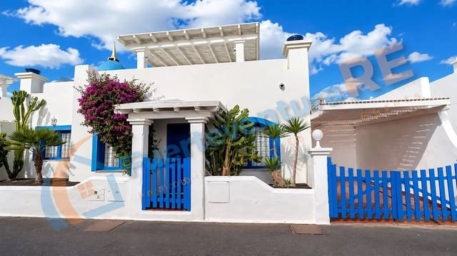 3 chambre Villa/Maison à vendre à Corralejo, La Oliva avec piscine garage - 598 000 € (Ref: 9917710)