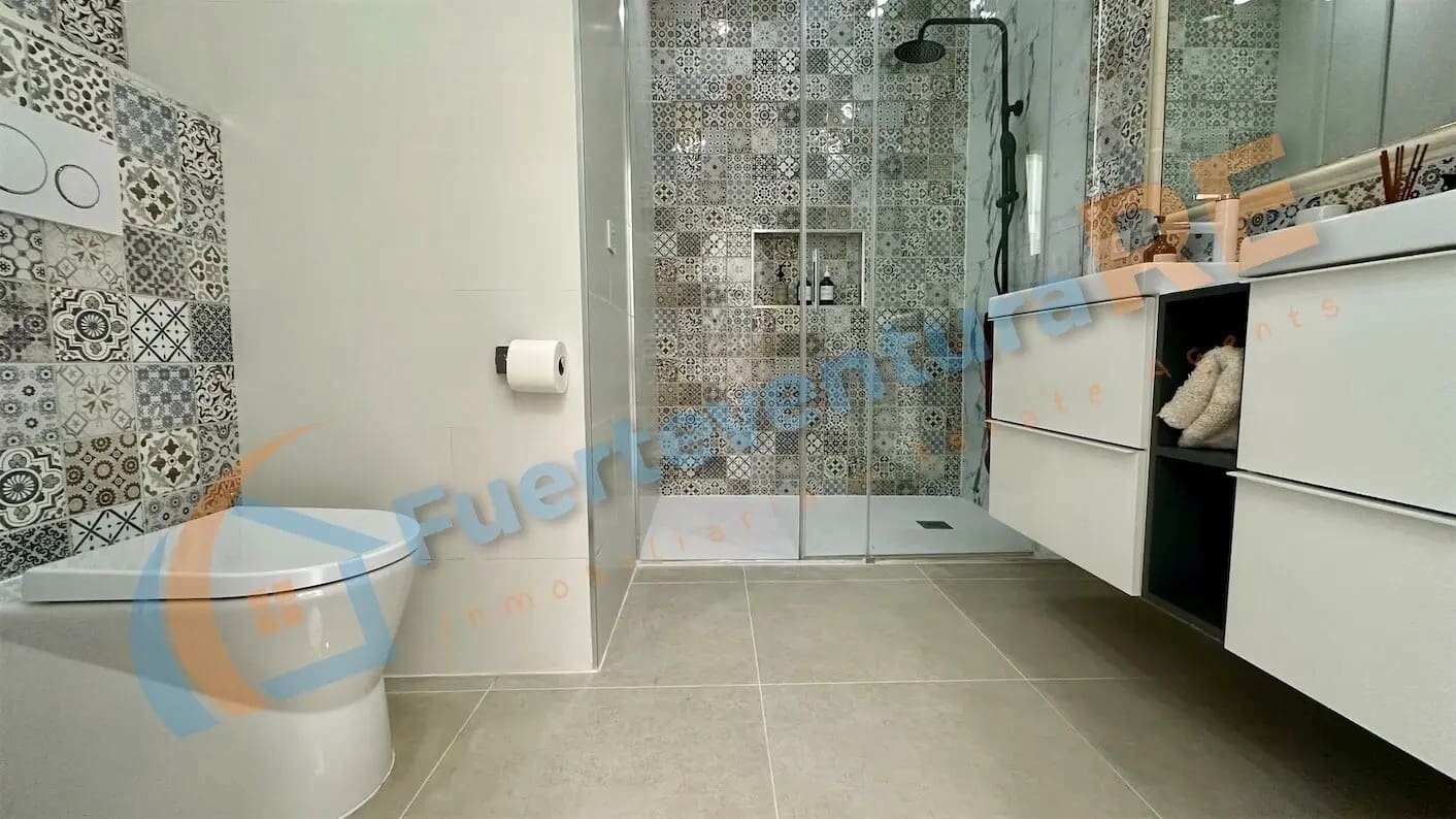 3 chambre Villa/Maison à vendre à Corralejo avec piscine garage - 598 000 € (Ref: 9917710)