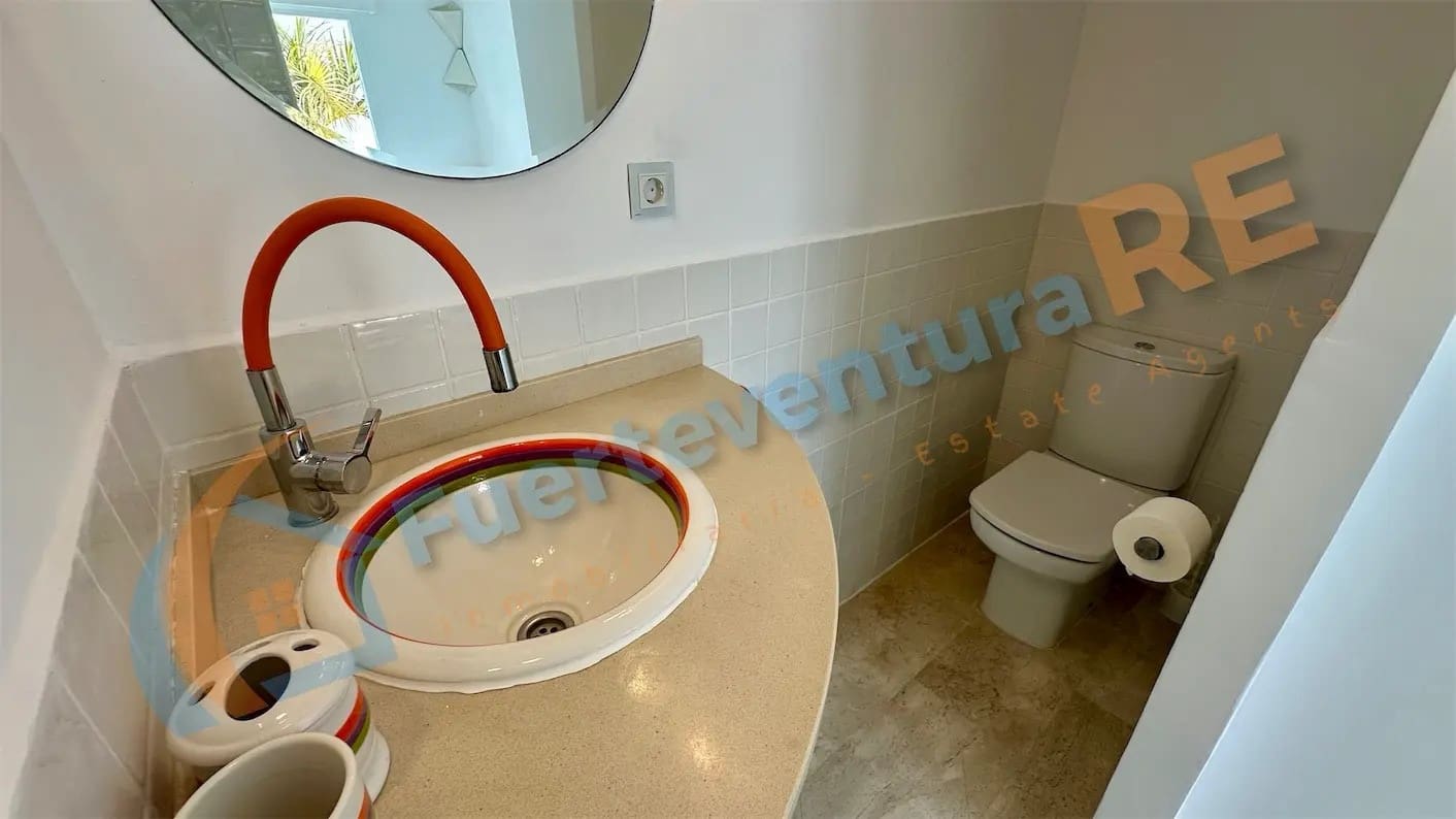 3 chambre Villa/Maison à vendre à Corralejo avec piscine garage - 598 000 € (Ref: 9917710)