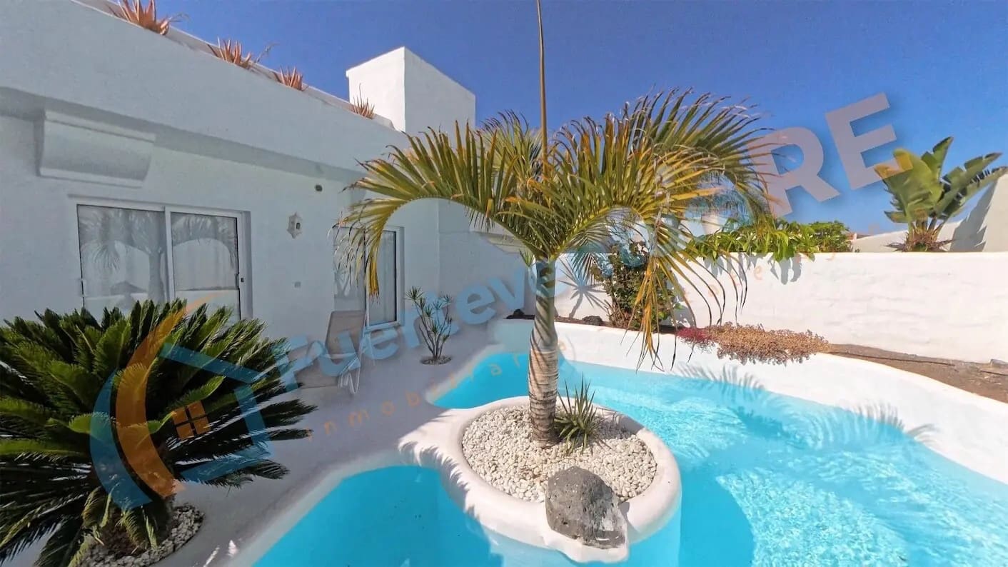 3 chambre Villa/Maison à vendre à Corralejo avec piscine garage - 598 000 € (Ref: 9917710)