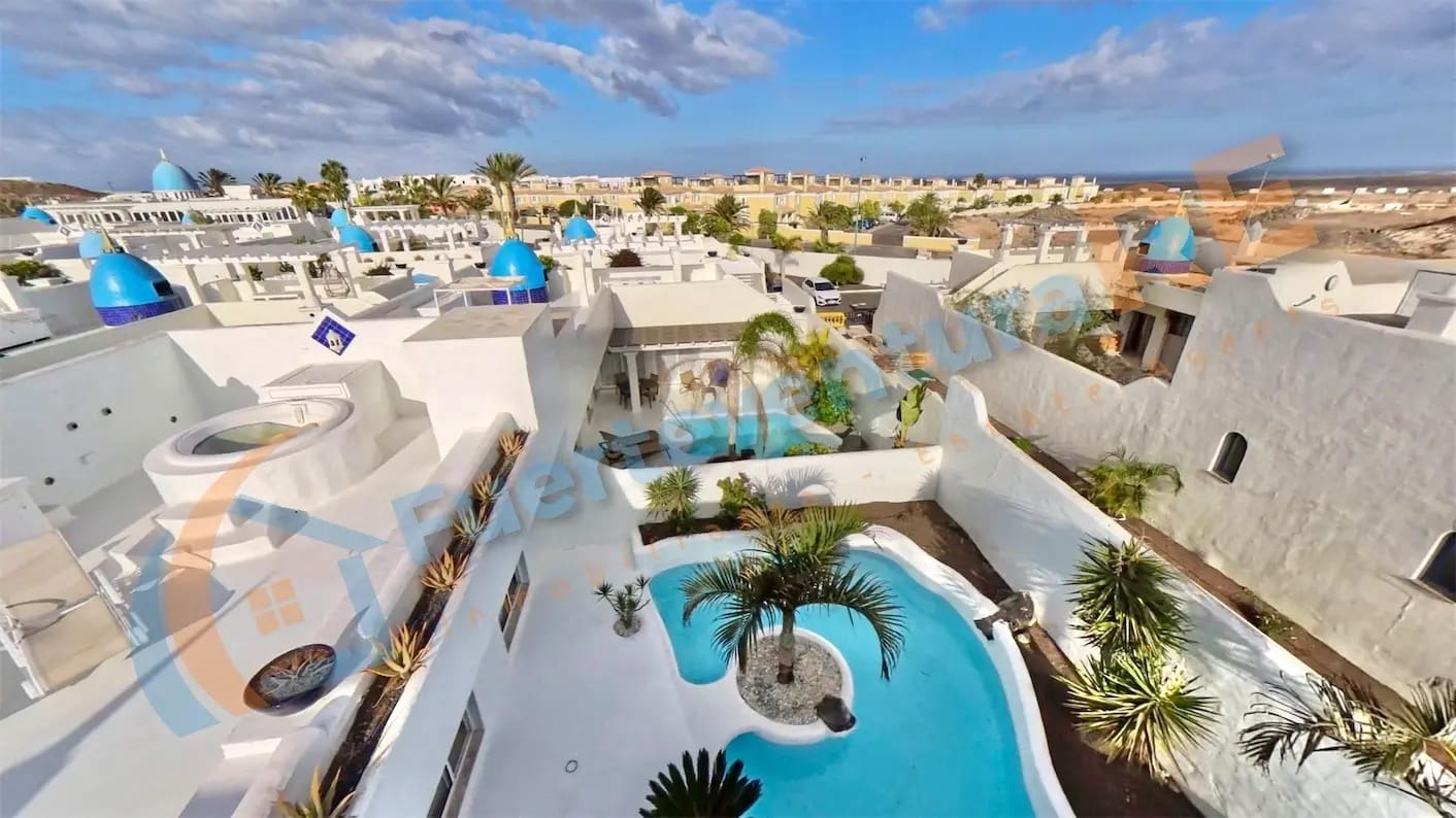 3 chambre Villa/Maison à vendre à Corralejo avec piscine garage - 598 000 € (Ref: 9917710)