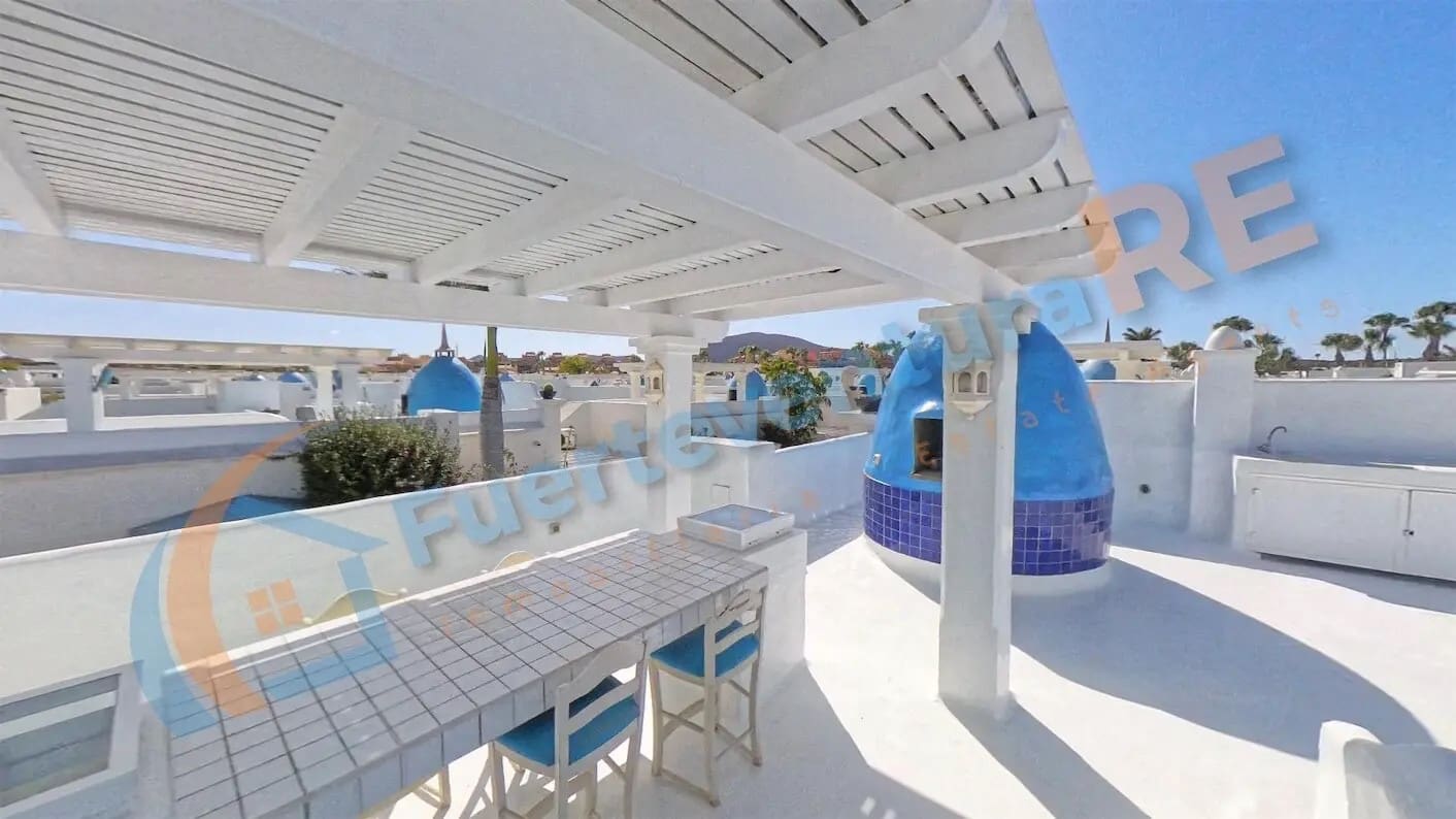 3 chambre Villa/Maison à vendre à Corralejo avec piscine garage - 598 000 € (Ref: 9917710)