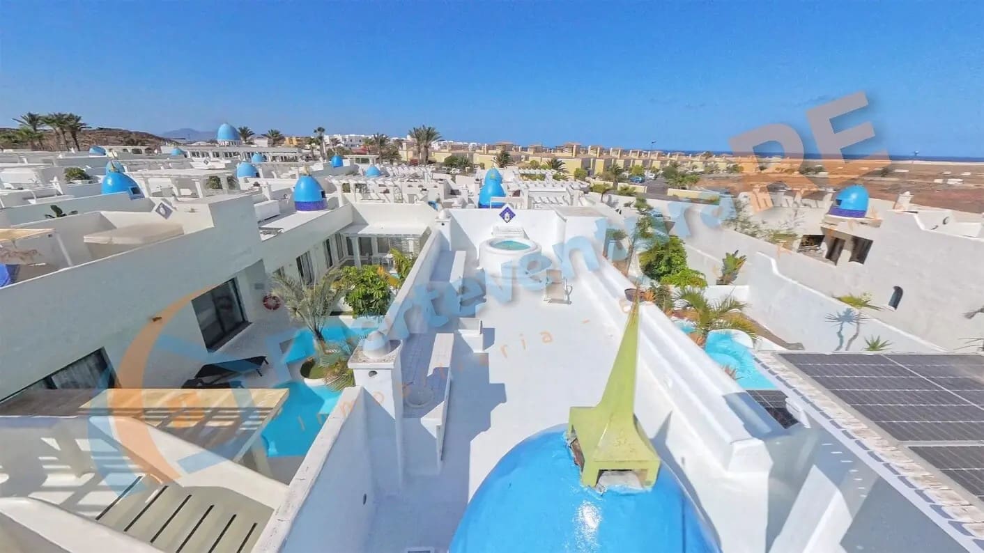 3 chambre Villa/Maison à vendre à Corralejo avec piscine garage - 598 000 € (Ref: 9917710)