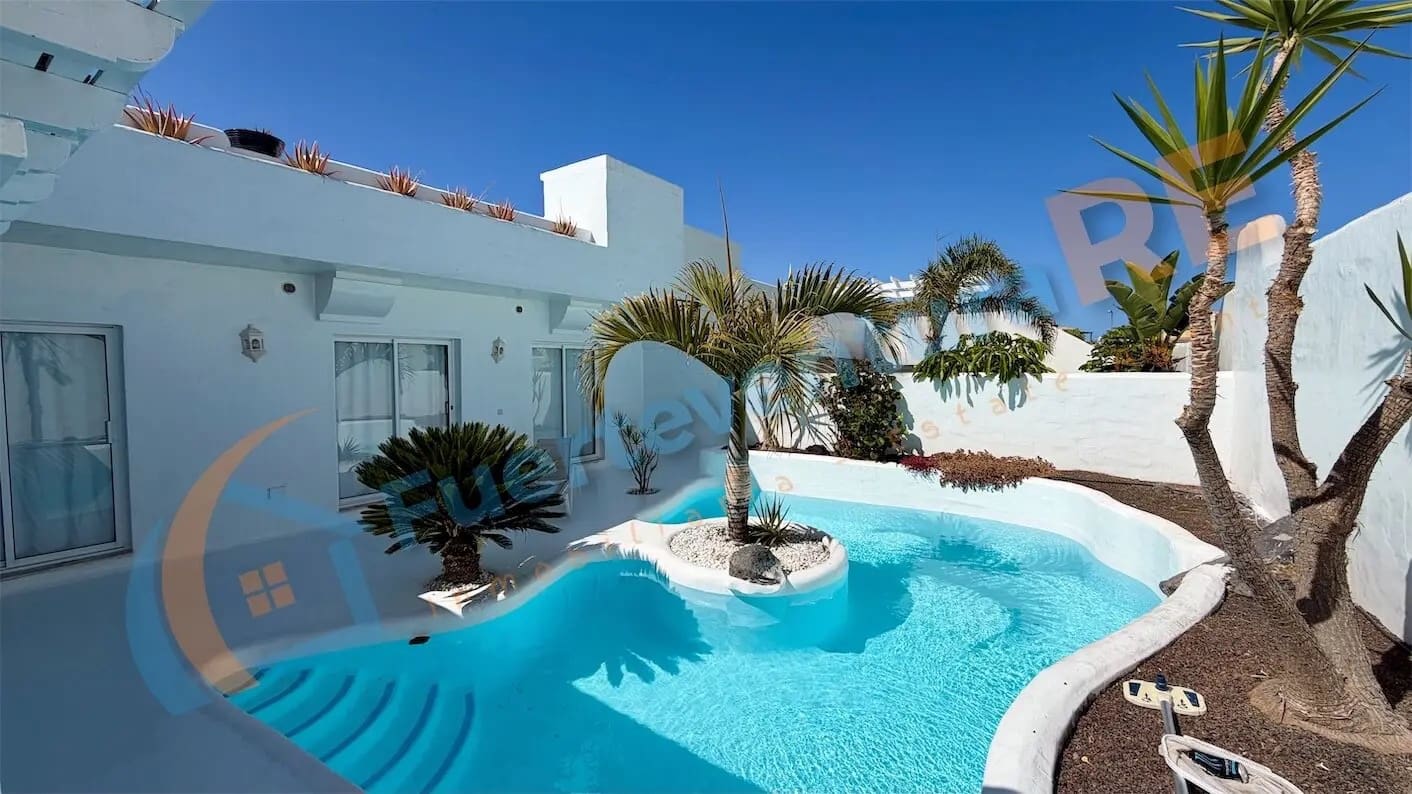 3 chambre Villa/Maison à vendre à Corralejo avec piscine garage - 598 000 € (Ref: 9917710)