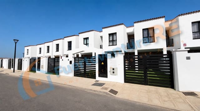 3 soveværelse Byhus til salg i La Oliva med garage - € 249.000 (Ref: 9947349)
