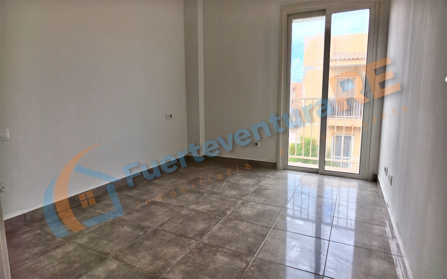2 soveværelse Penthouse til salg i Corralejo med swimmingpool garage - € 255.000 (Ref: 9957567)