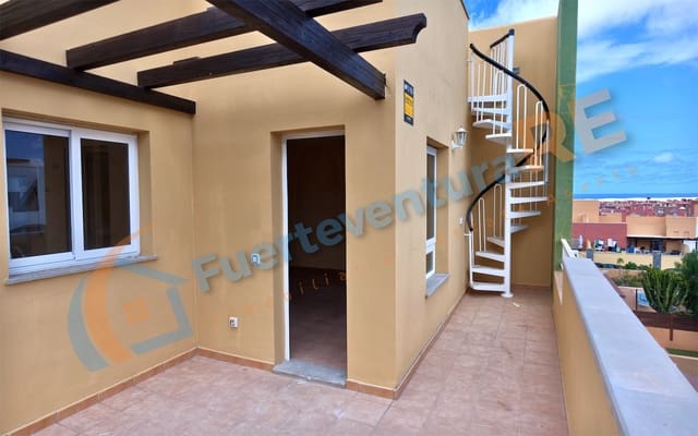 2 soveværelse Penthouse til salg i Corralejo, La Oliva med swimmingpool garage - € 255.000 (Ref: 9957567)