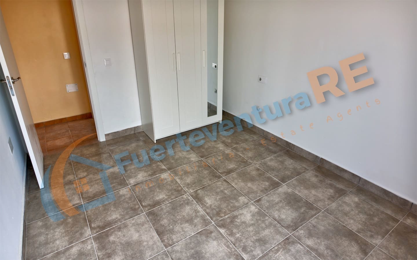 2 soveværelse Penthouse til salg i Corralejo med swimmingpool garage - € 255.000 (Ref: 9957567)