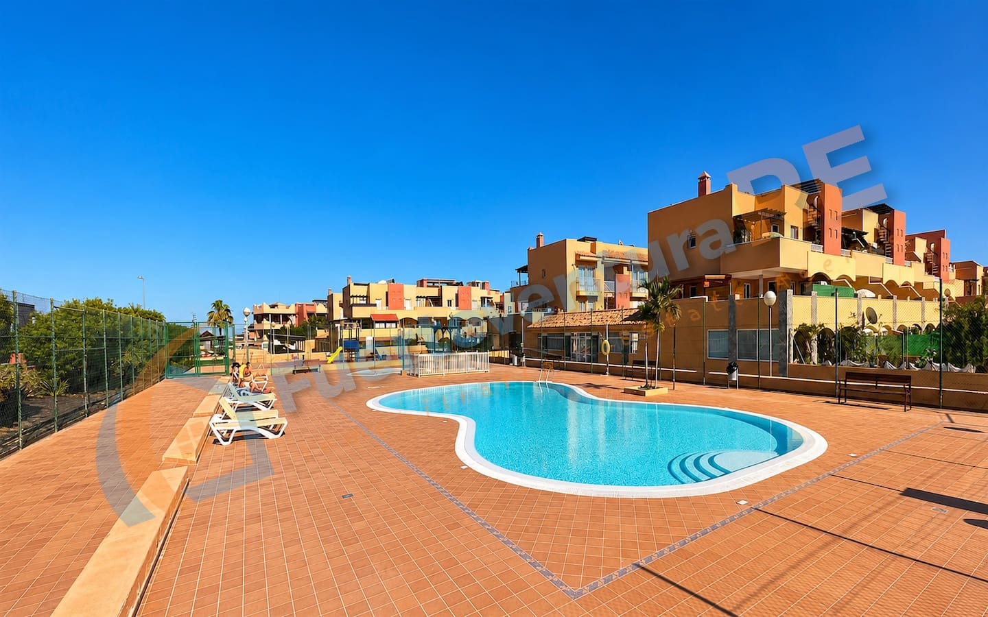 2 soveværelse Penthouse til salg i Corralejo med swimmingpool garage - € 255.000 (Ref: 9957567)