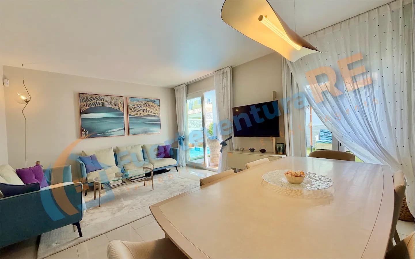 3 soveværelse Semi-Rækkehus til salg i Corralejo med swimmingpool - € 448.000 (Ref: 9999443)