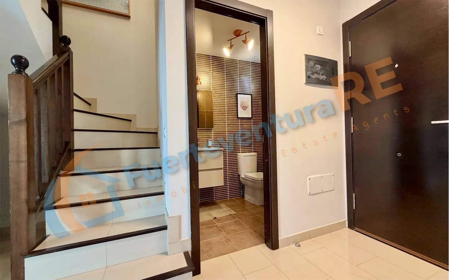 3 soveværelse Semi-Rækkehus til salg i Corralejo med swimmingpool - € 448.000 (Ref: 9999443)