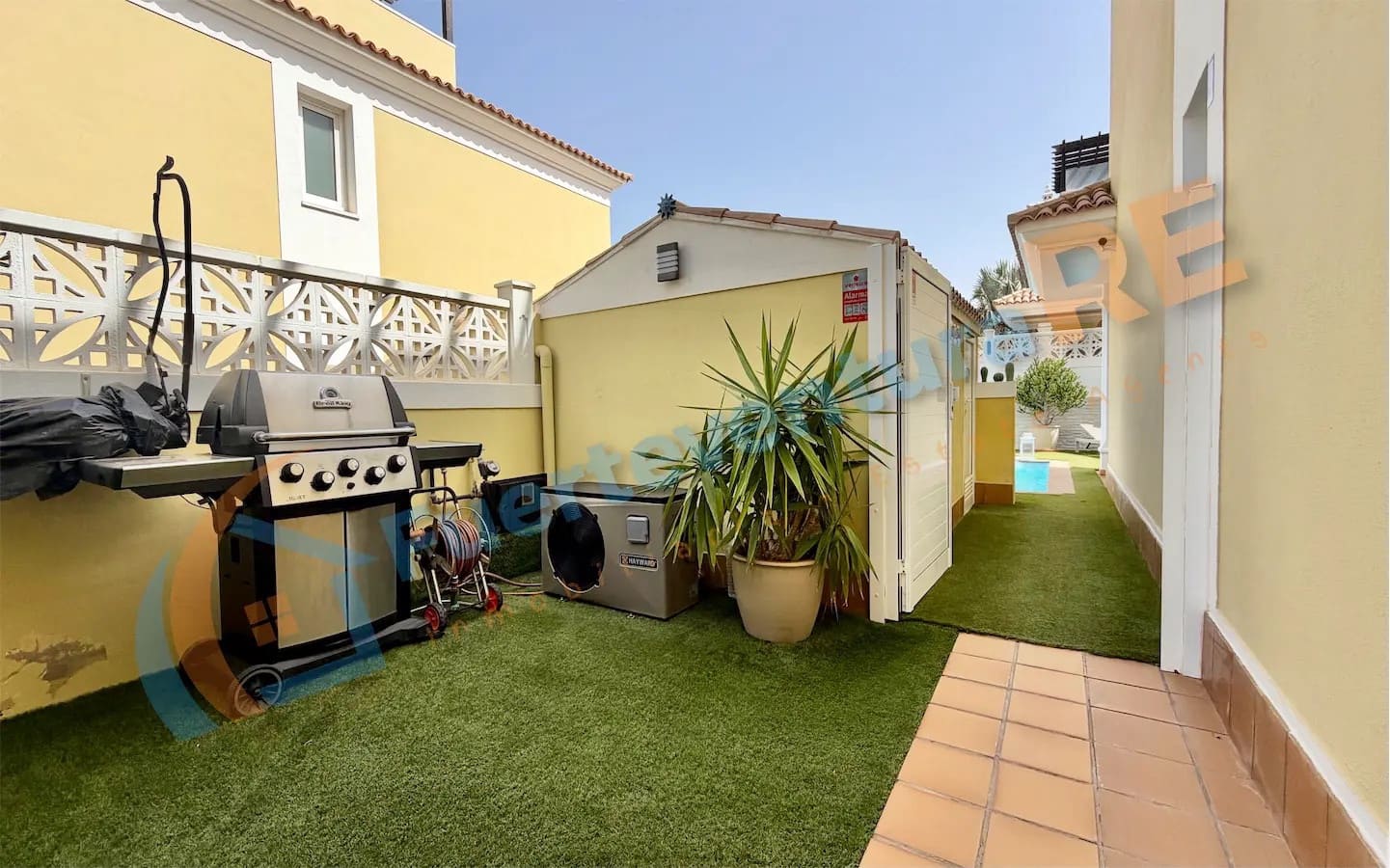 3 soveværelse Semi-Rækkehus til salg i Corralejo med swimmingpool - € 448.000 (Ref: 9999443)
