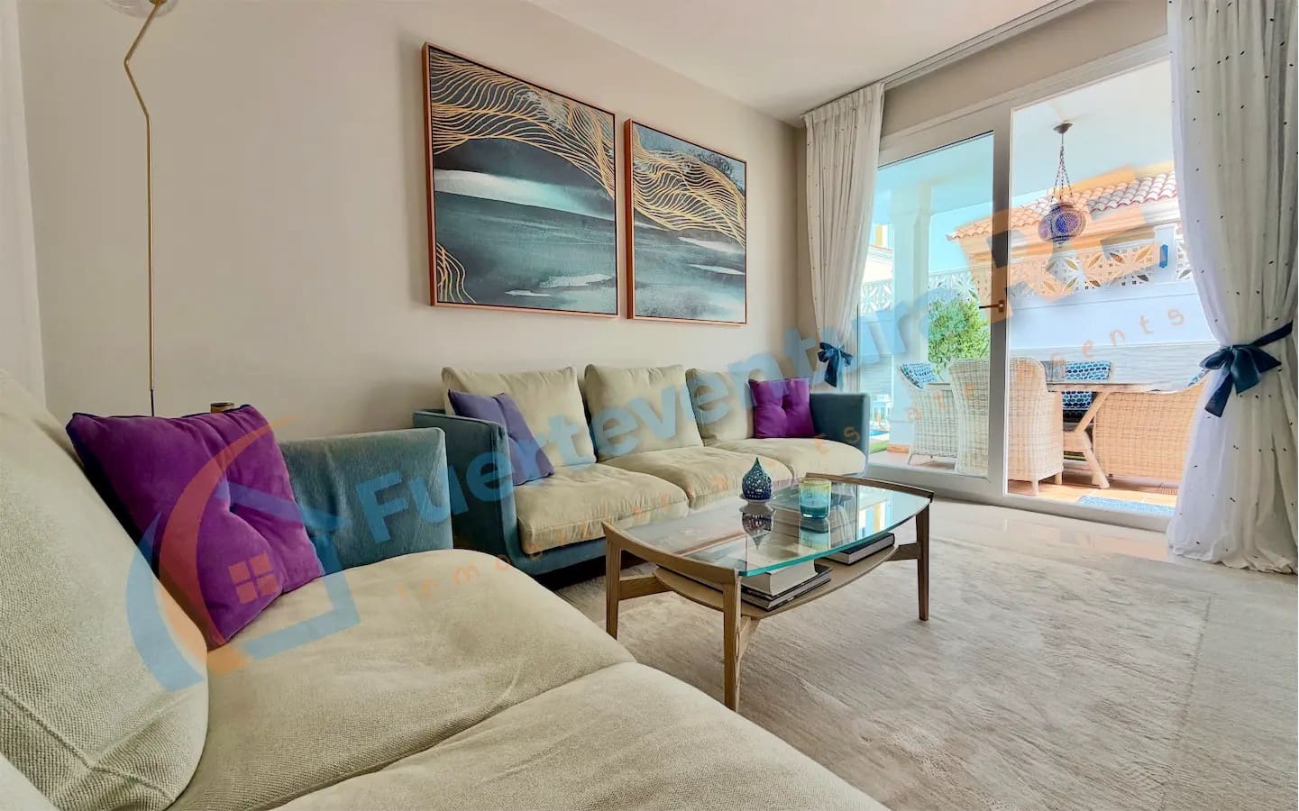 3 soveværelse Semi-Rækkehus til salg i Corralejo med swimmingpool - € 448.000 (Ref: 9999443)