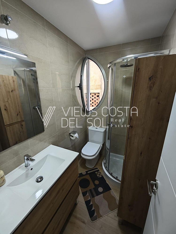 2 bedroom Apartment for rent in Caleta de Velez - € 1,000 (Ref: 10000978)
