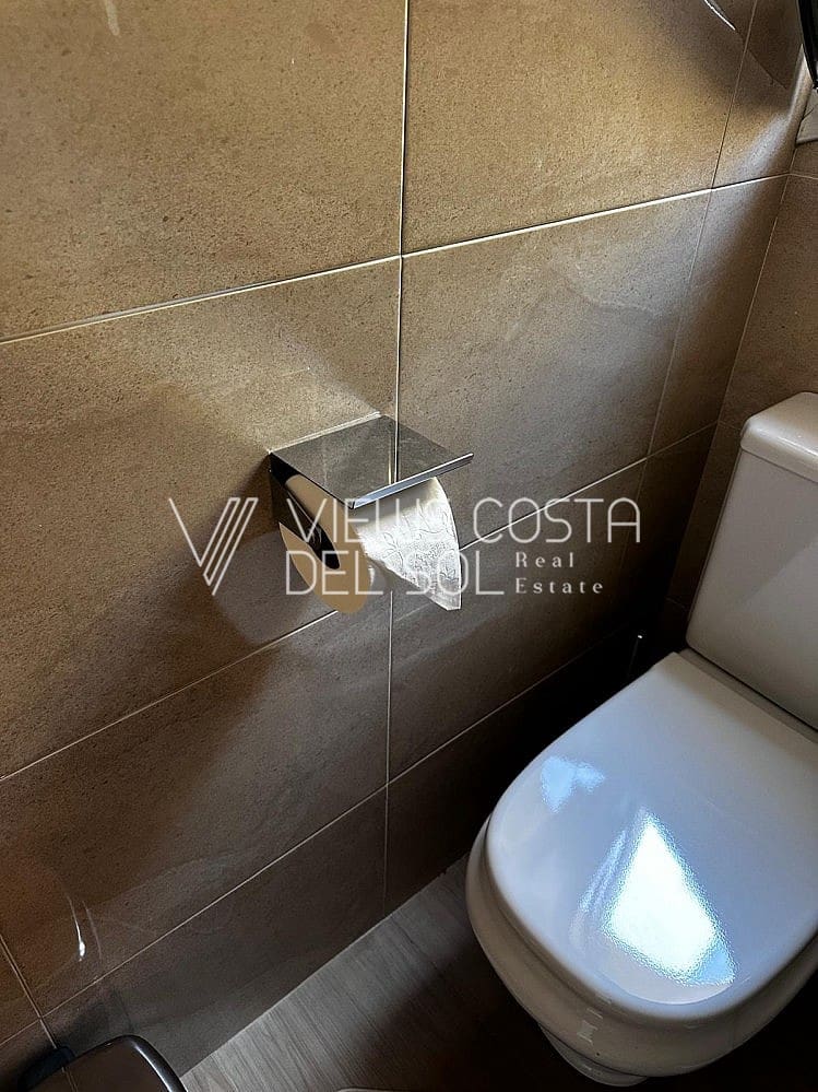 2 bedroom Apartment for rent in Caleta de Velez - € 1,000 (Ref: 10000978)