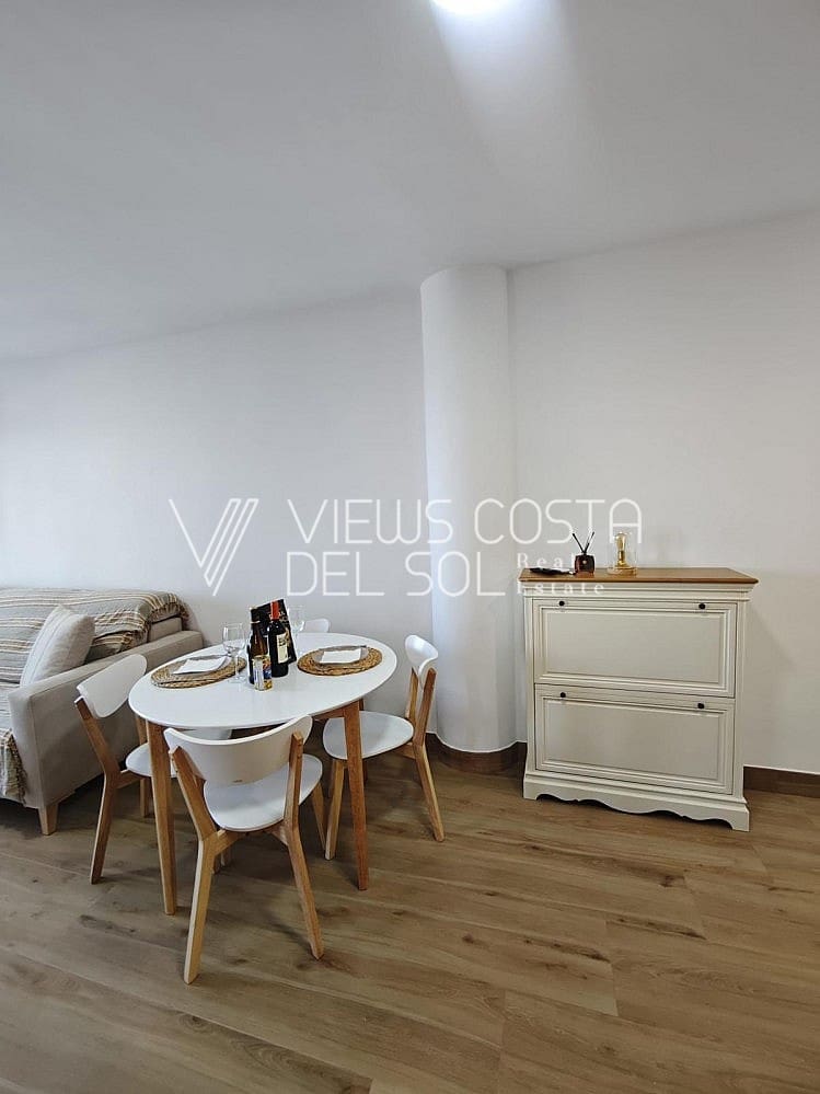 2 bedroom Apartment for rent in Caleta de Velez - € 1,000 (Ref: 10000978)