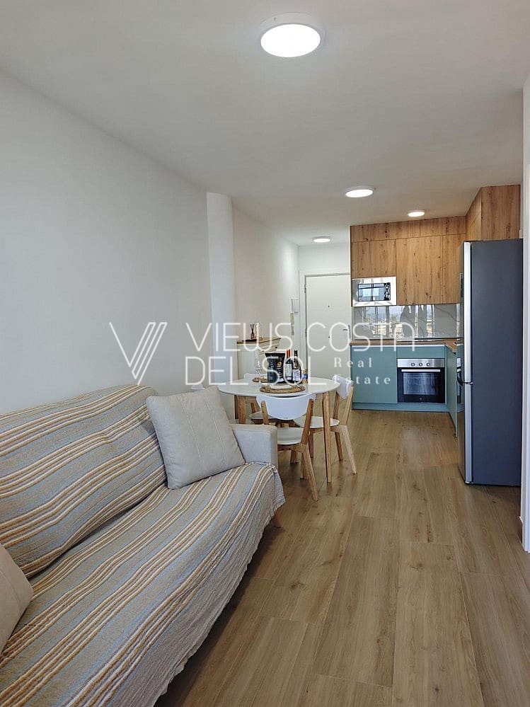2 bedroom Apartment for rent in Caleta de Velez - € 1,000 (Ref: 10000978)