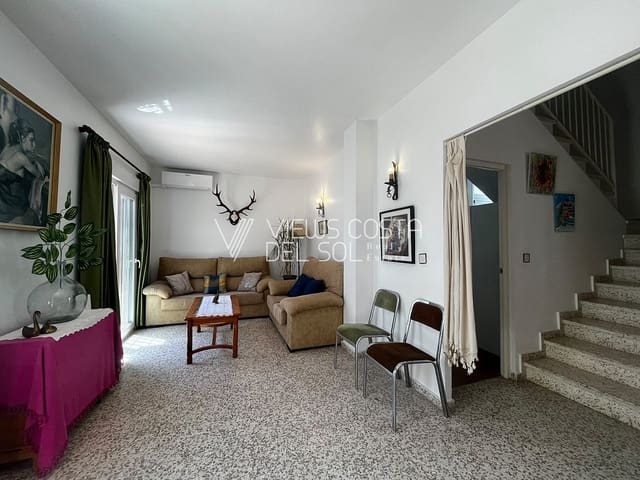 3 bedroom Villa for sale in Algarrobo Costa, Algarrobo - € 305,000 (Ref: 10004555)