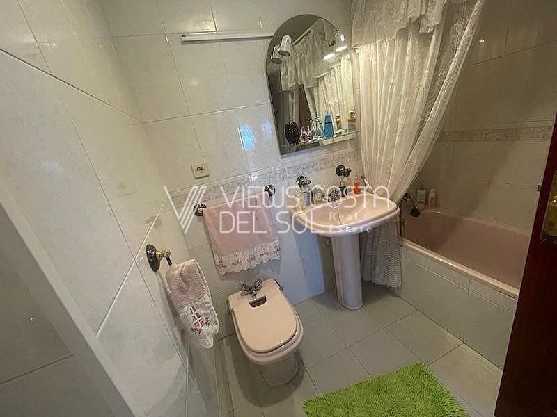 Maison de Ville de 3 chambres à louer à Algarrobo Costa avec piscine garage - 1 400 € (Ref: 10004668)