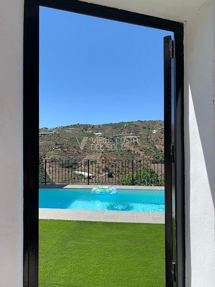 Finca/Casa Rural de 3 habitaciones en Torrox en venta con piscina garaje - 375.000 € (Ref: 6222456)