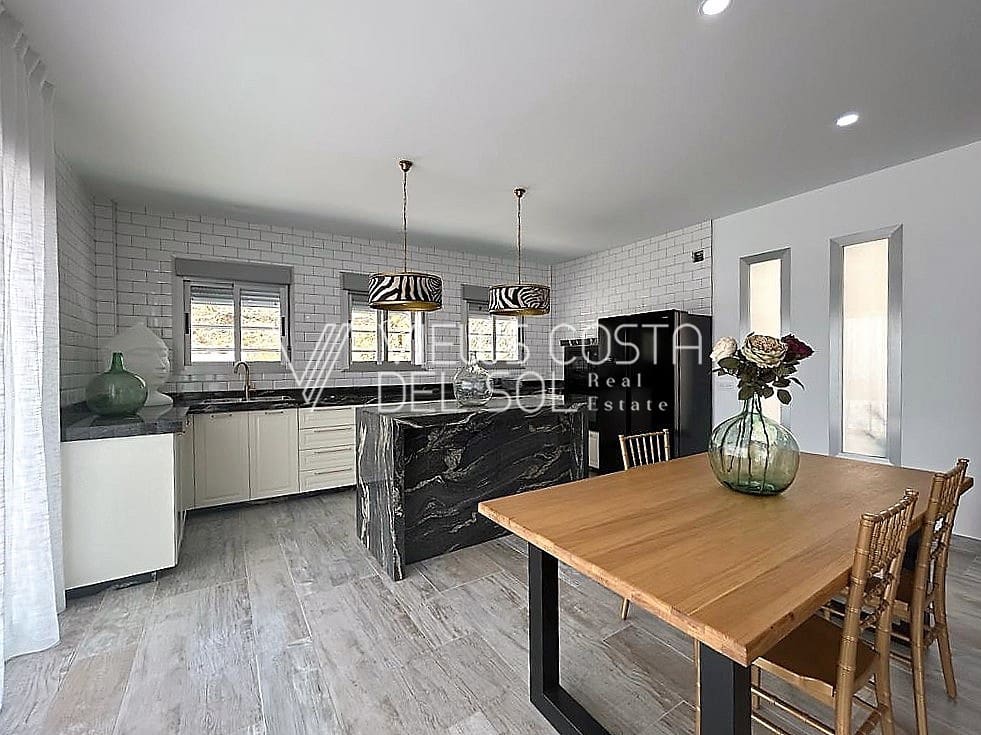 3 quarto Casa em Banda para arrendar em Algarrobo com piscina garagem - 2 300 € (Ref: 7717281)