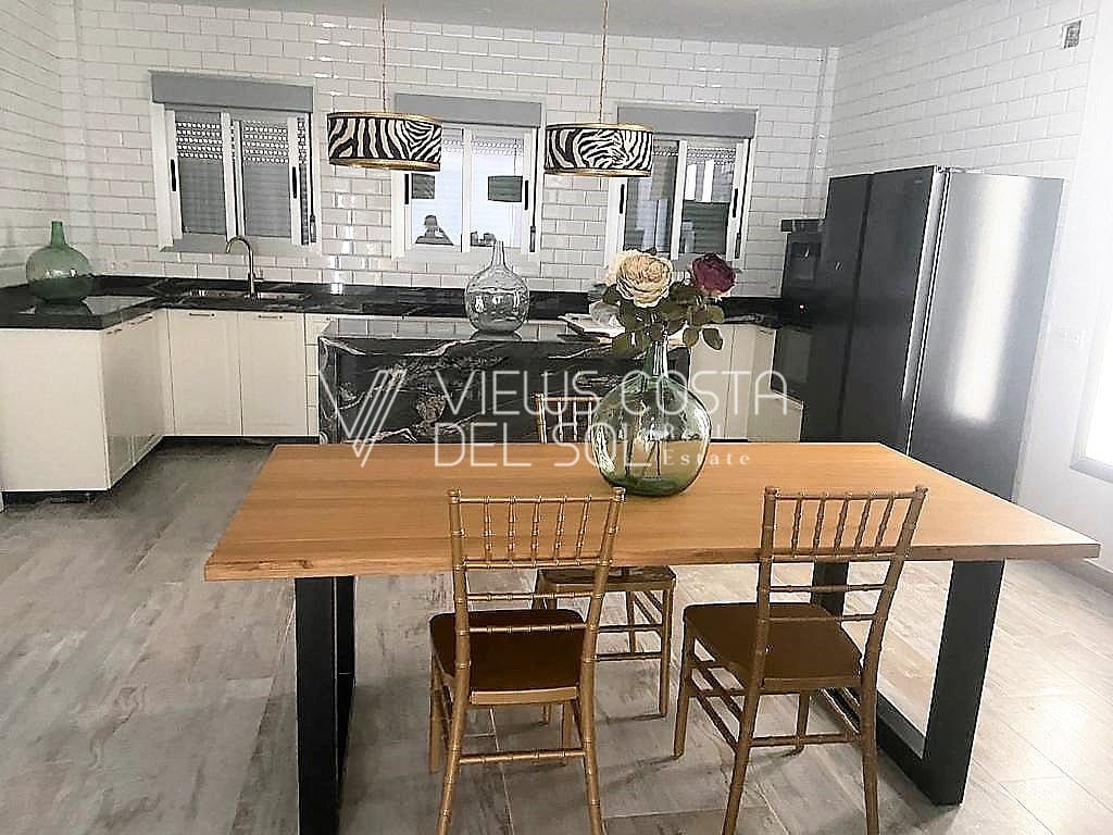 3 quarto Casa em Banda para arrendar em Algarrobo com piscina garagem - 2 300 € (Ref: 7717281)