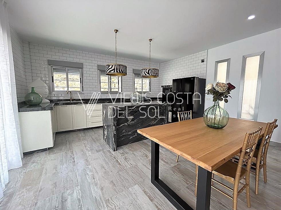 3 quarto Casa em Banda para arrendar em Algarrobo com piscina garagem - 2 300 € (Ref: 7717281)