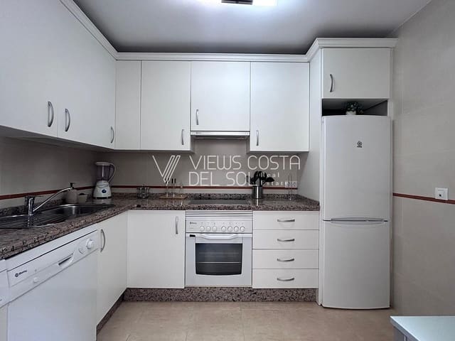 2 soverom Leilighet til leie i El Morche, Torrox med svømmebasseng garasje - € 1 000 (Ref: 8228943)