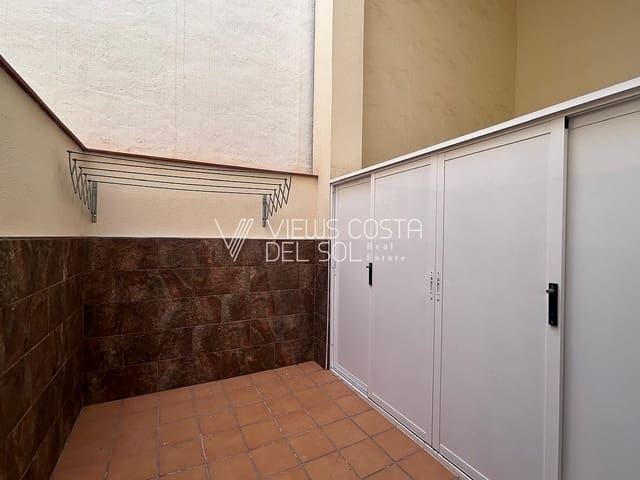 2 soverom Leilighet til leie i El Morche, Torrox med svømmebasseng garasje - € 1 000 (Ref: 8228943)