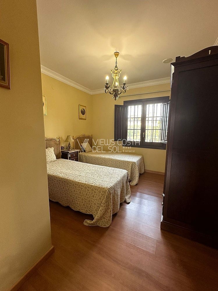 5 soveværelse Villa til salg i Torre del Mar med swimmingpool garage - € 980.000 (Ref: 8295442)