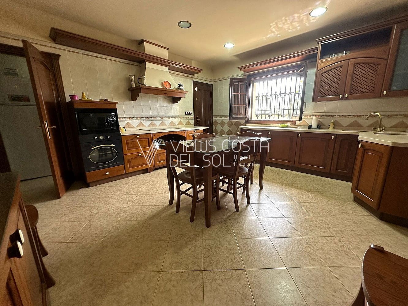 5 soveværelse Villa til salg i Torre del Mar med swimmingpool garage - € 980.000 (Ref: 8295442)