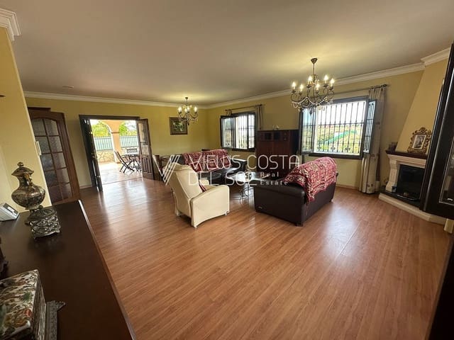 5 soveværelse Villa til salg i Torre del Mar, Vélez-Málaga med swimmingpool garage - € 980.000 (Ref: 8295442)