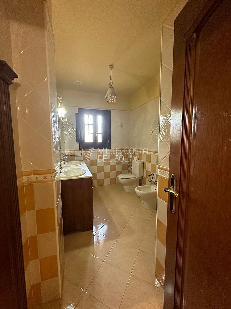 5 soveværelse Villa til salg i Torre del Mar med swimmingpool garage - € 980.000 (Ref: 8295442)