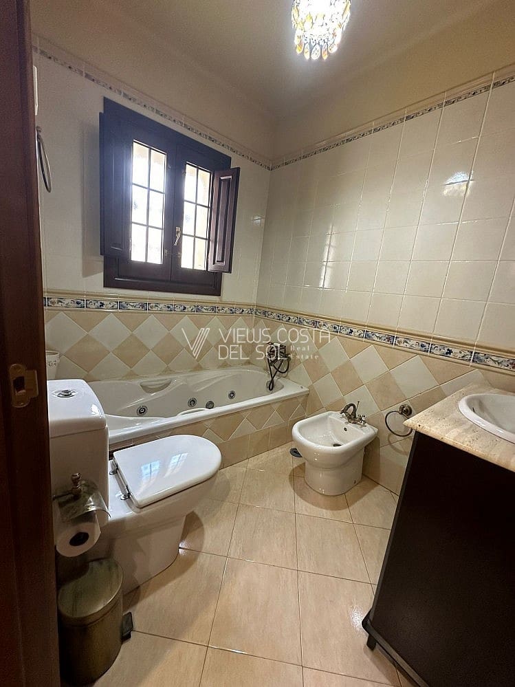 5 soveværelse Villa til salg i Torre del Mar med swimmingpool garage - € 980.000 (Ref: 8295442)