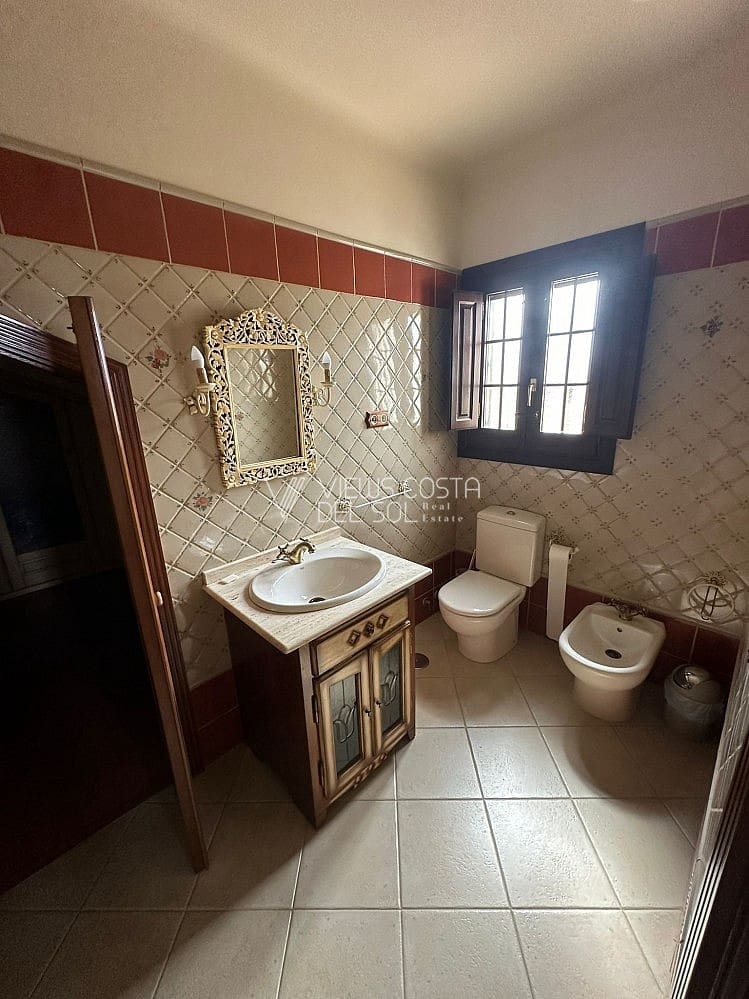 5 soveværelse Villa til salg i Torre del Mar med swimmingpool garage - € 980.000 (Ref: 8295442)