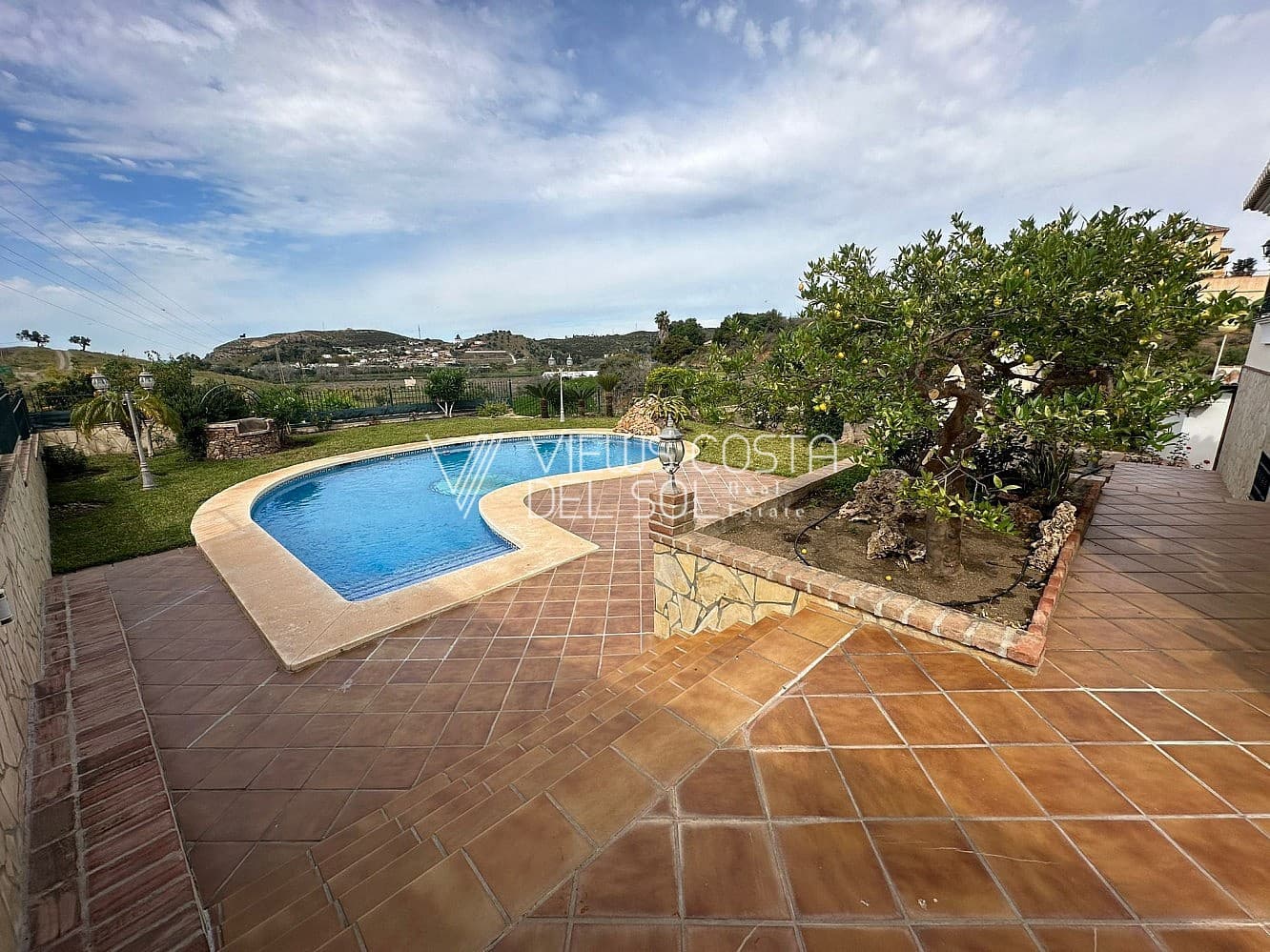 5 soveværelse Villa til salg i Torre del Mar med swimmingpool garage - € 980.000 (Ref: 8295442)