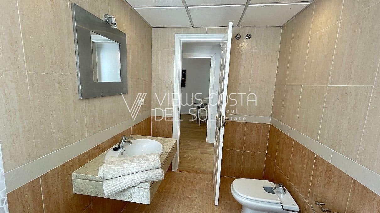 2 sypialnia Apartament na sprzedaż w Marbella z basenem - 383 000 € (Ref: 8571139)