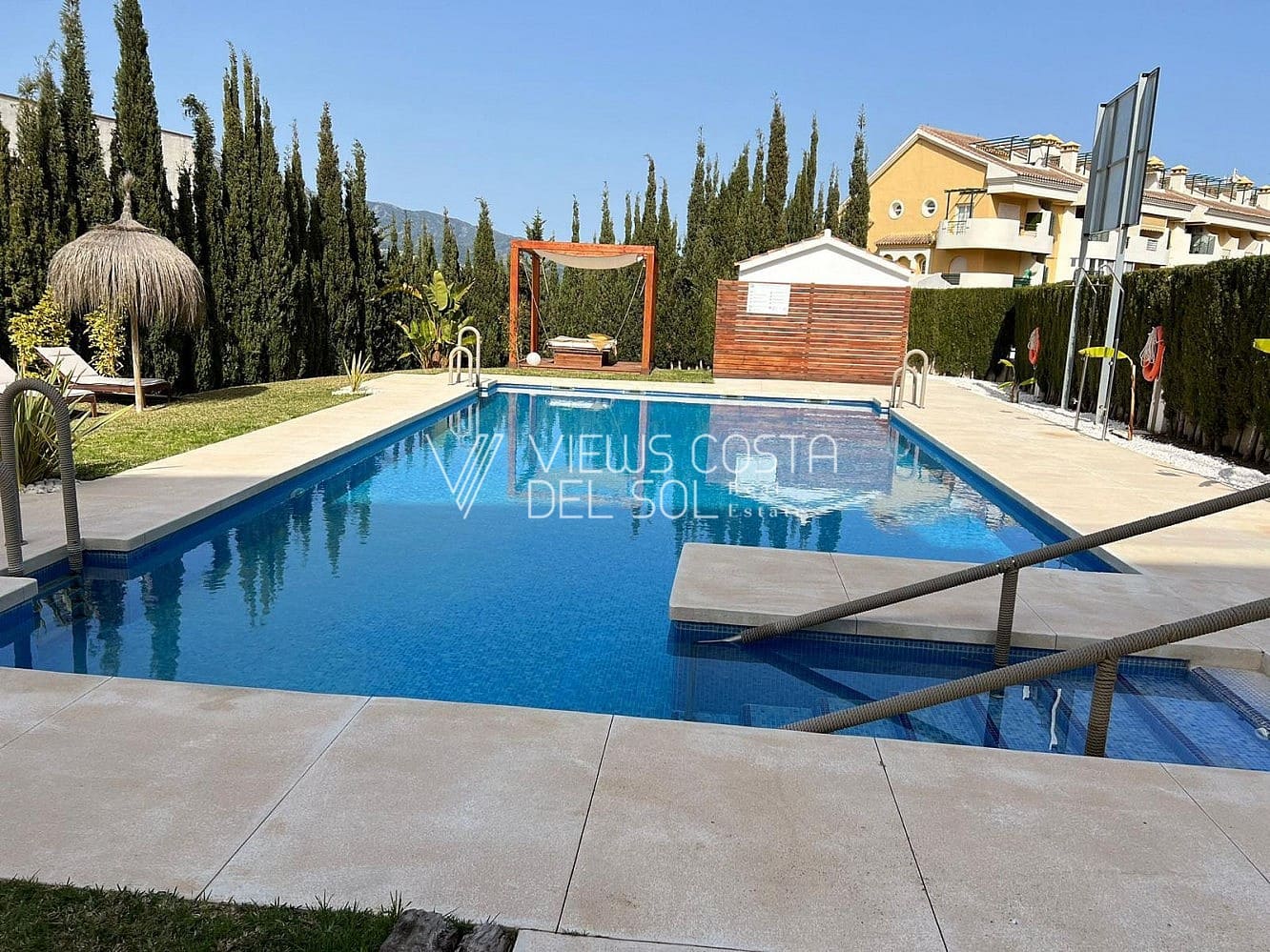 2 sypialnia Apartament na sprzedaż w Marbella z basenem - 383 000 € (Ref: 8571139)