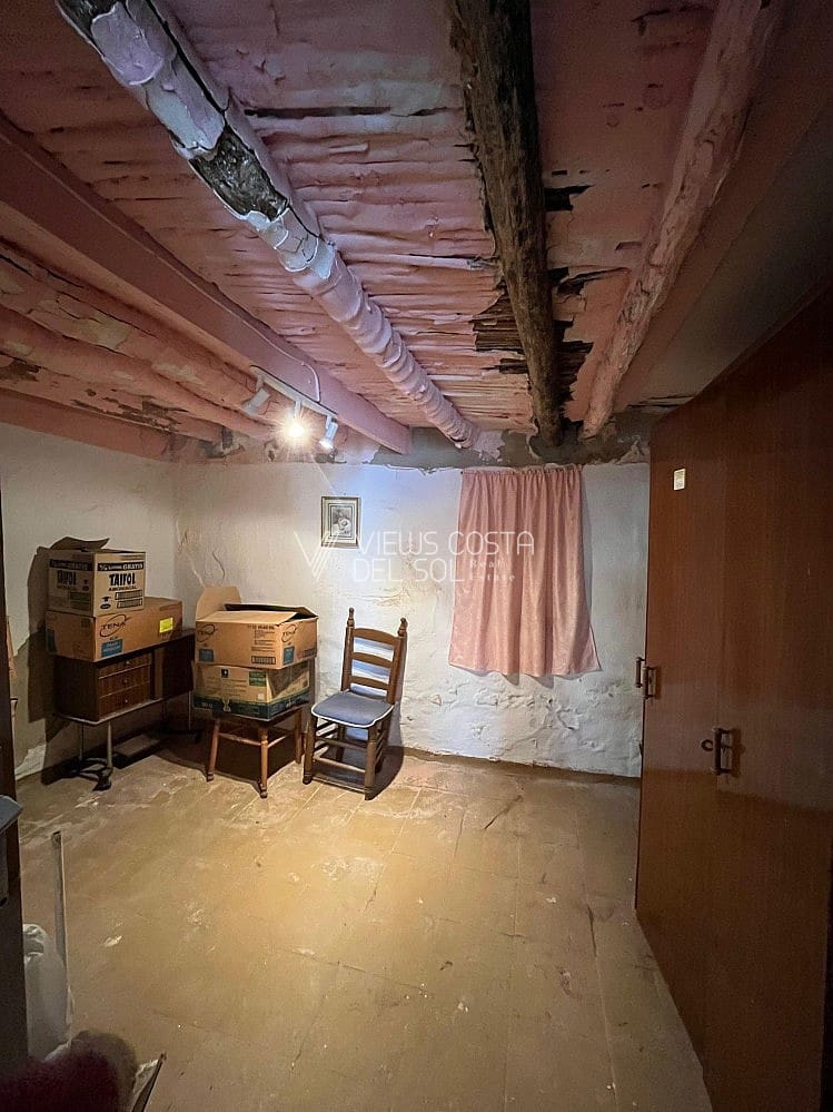 Villa for sale in Arenas - € 32,500 (Ref: 8810638)