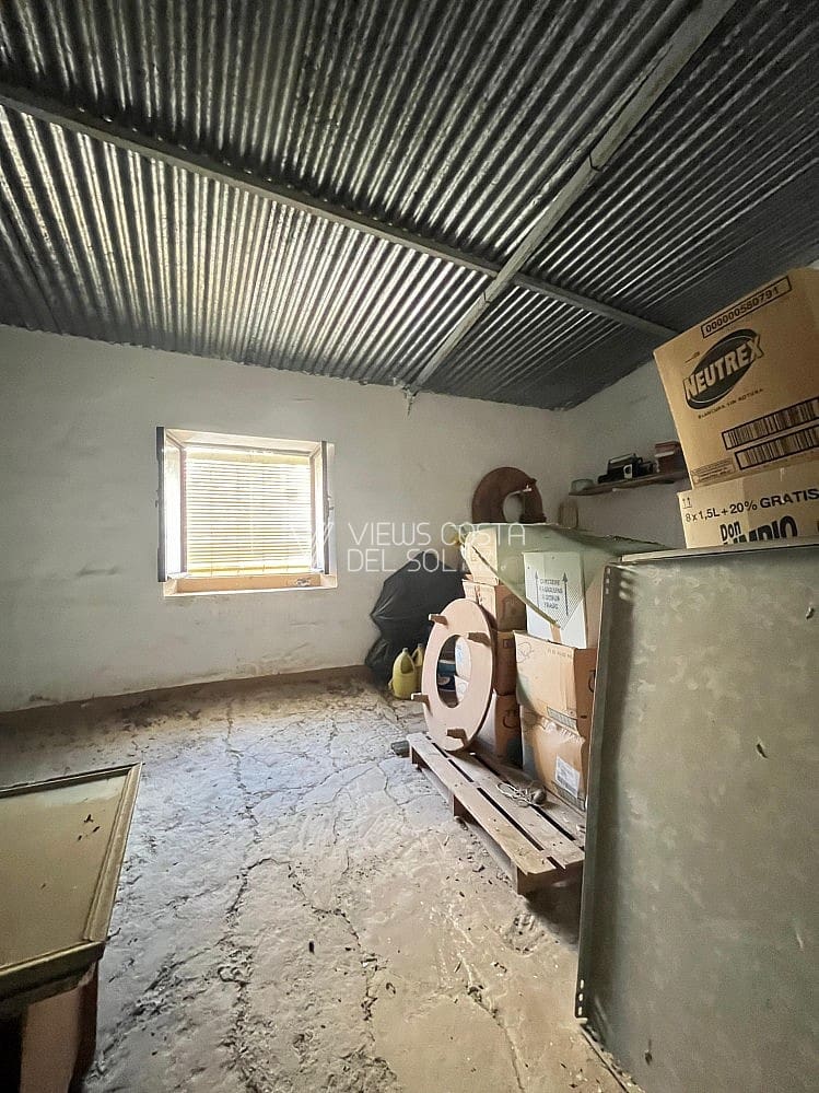 Villa for sale in Arenas - € 32,500 (Ref: 8810638)