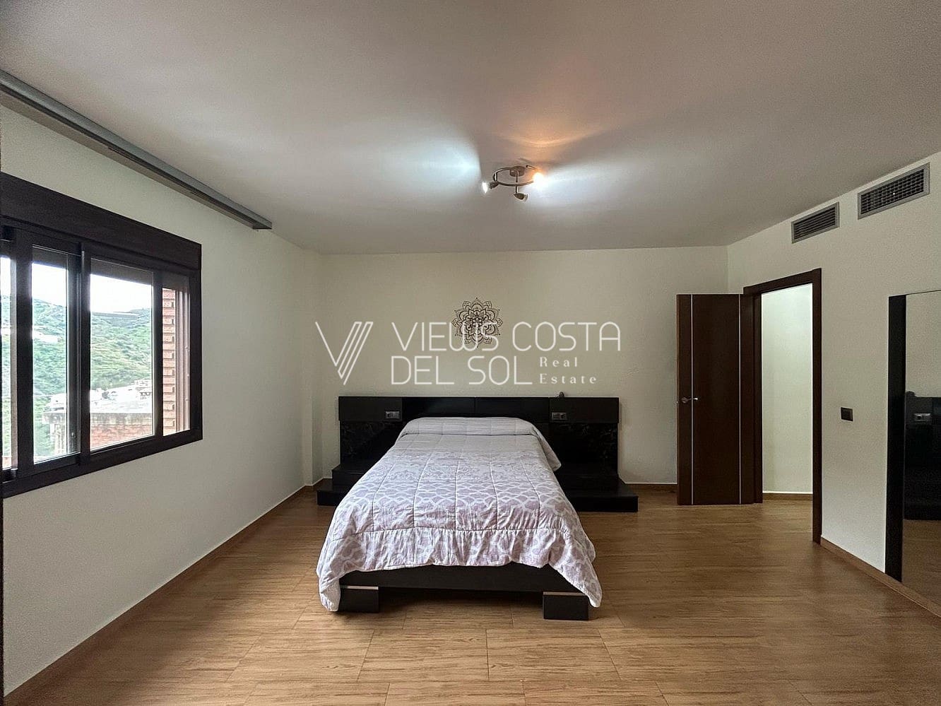 4 makuuhuone Huvila myytävänä paikassa Algarrobo - 329 000 € (Ref: 8878763)