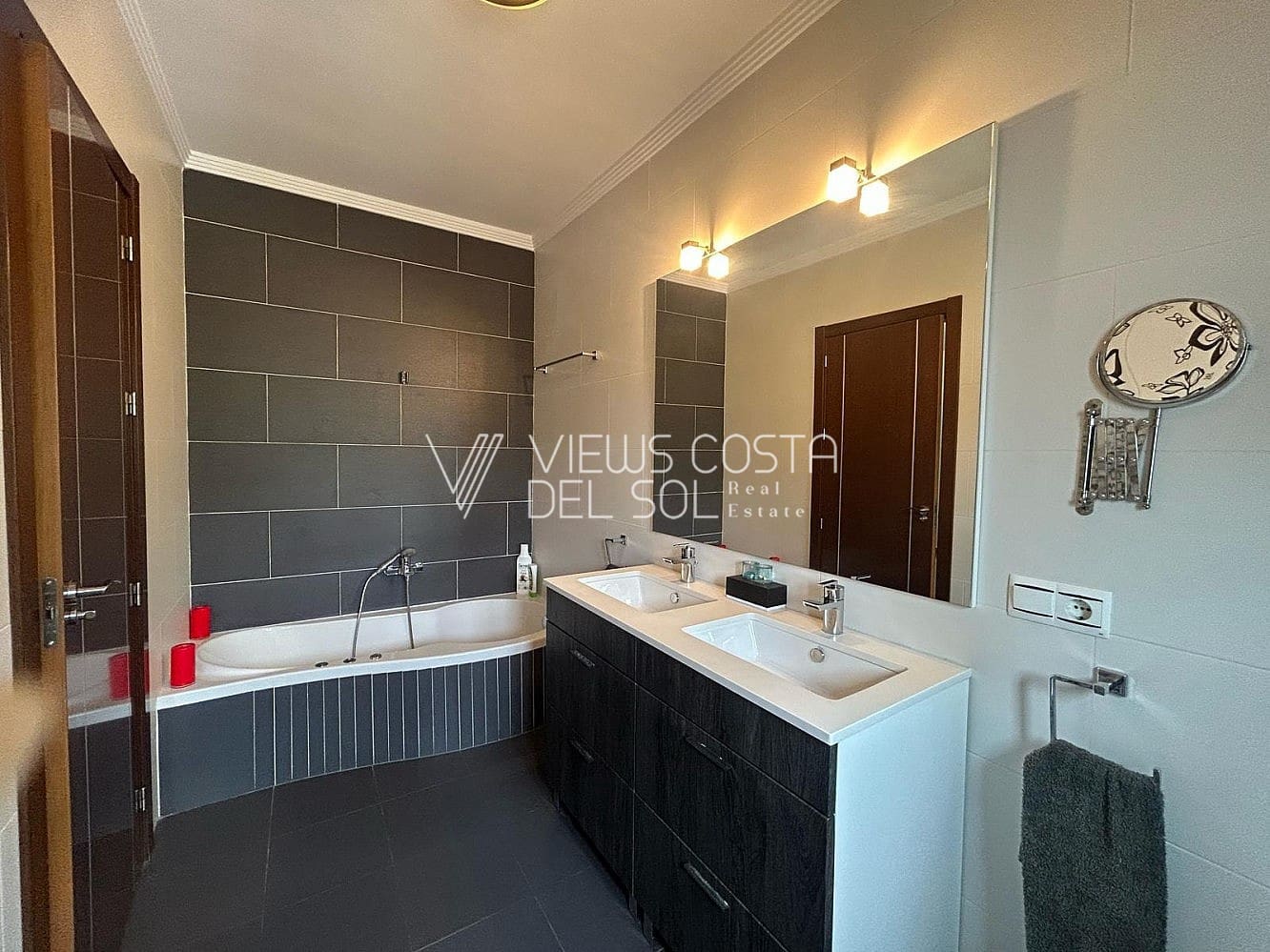 4 makuuhuone Huvila myytävänä paikassa Algarrobo - 329 000 € (Ref: 8878763)