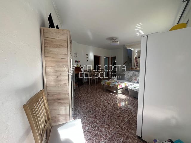 Pareado de 3 habitaciones en Vélez-Málaga en venta - 143.900 € (Ref: 8920263)