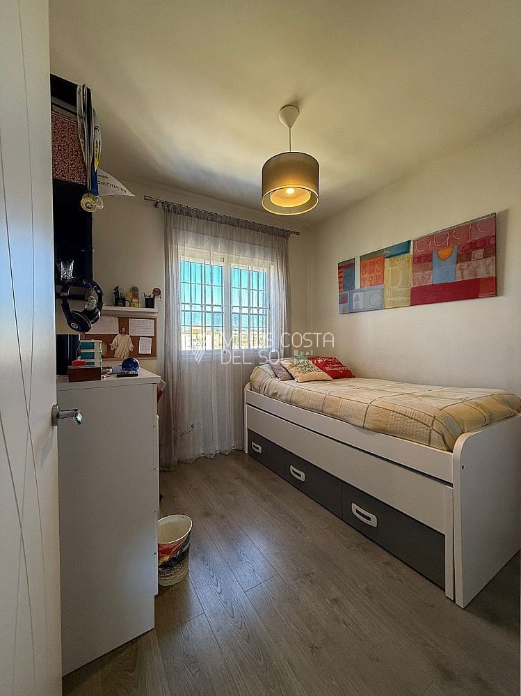 3 soveværelse Lejlighed til salg i Mezquitilla med swimmingpool - € 289.000 (Ref: 8990226)