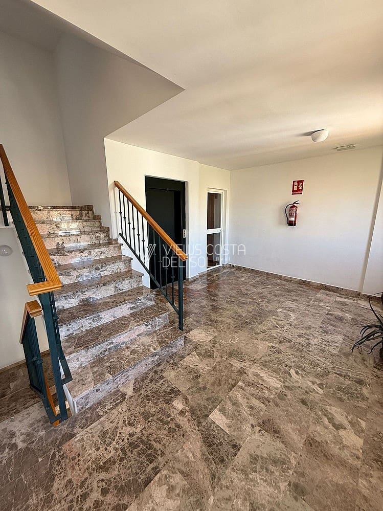 3 soveværelse Lejlighed til salg i Mezquitilla med swimmingpool - € 289.000 (Ref: 8990226)