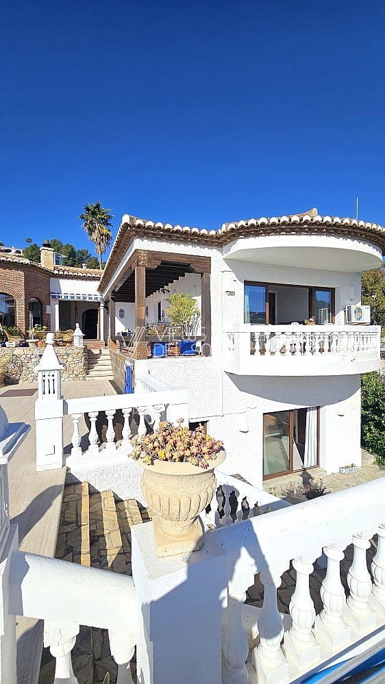 5 soveværelse Villa til salg i La Herradura med swimmingpool garage - € 1.180.000 (Ref: 9004100)