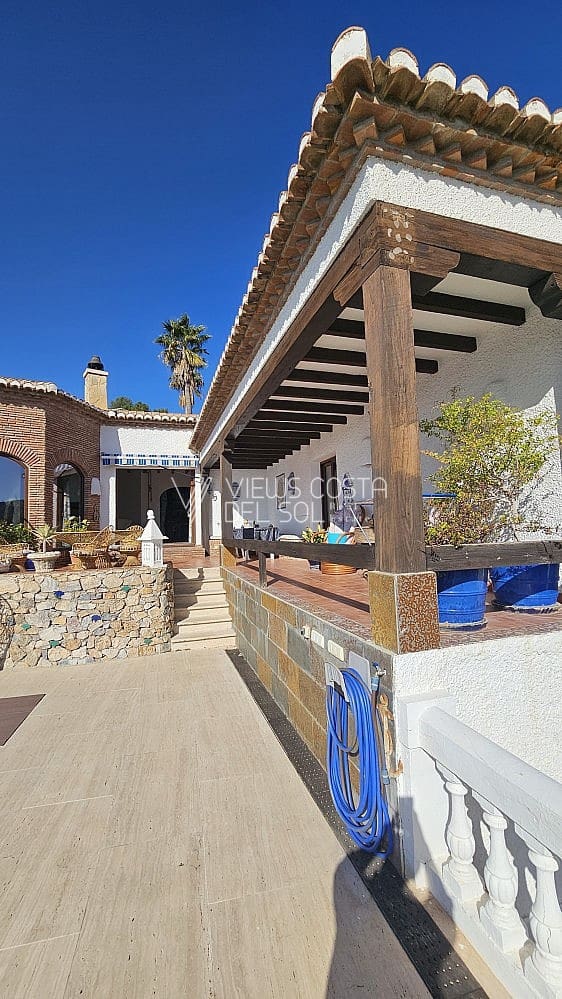 5 soveværelse Villa til salg i La Herradura med swimmingpool garage - € 1.180.000 (Ref: 9004100)