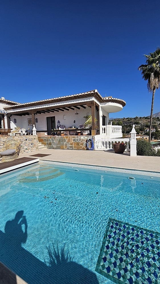 5 soveværelse Villa til salg i La Herradura med swimmingpool garage - € 1.180.000 (Ref: 9004100)