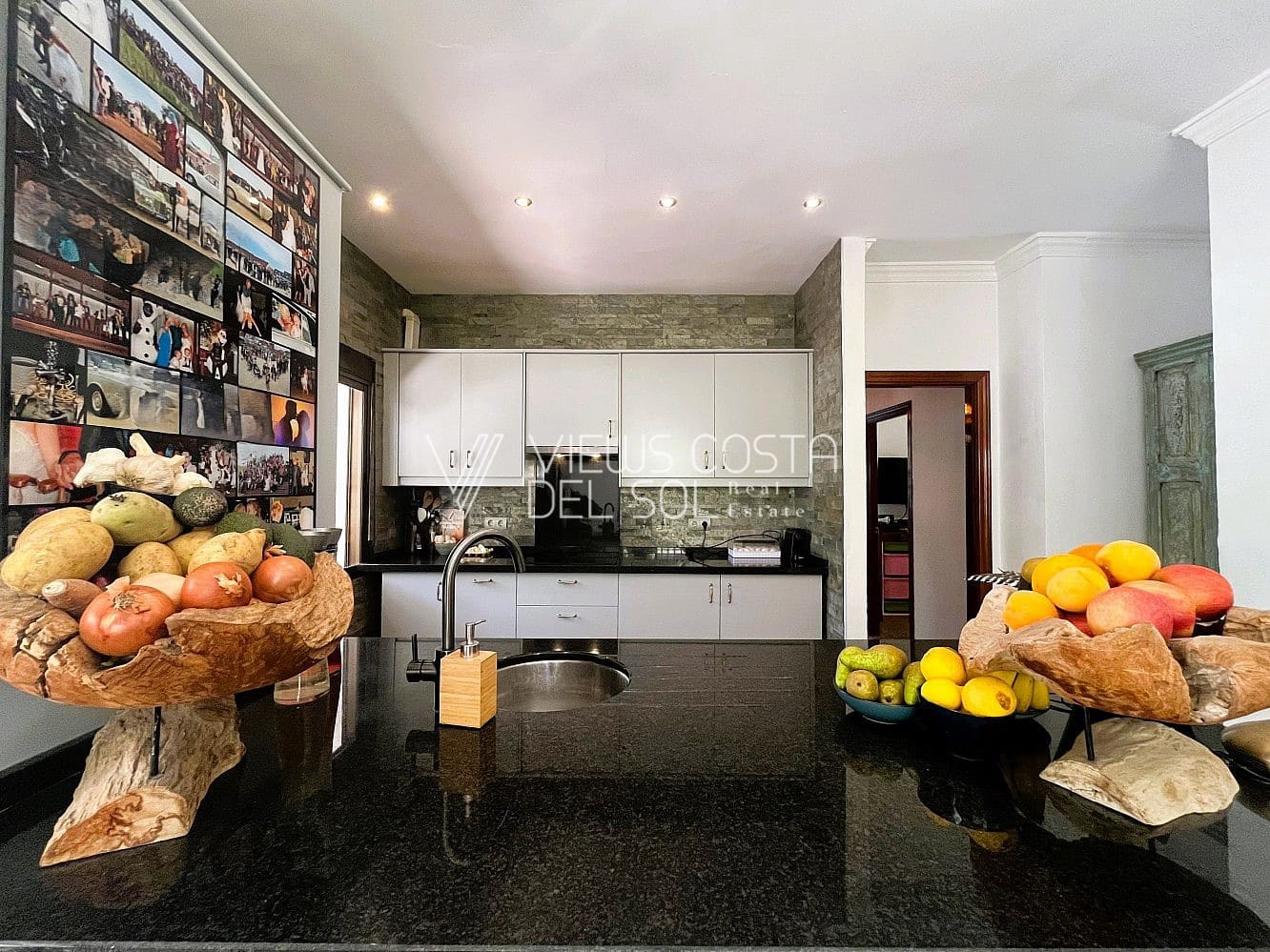 3 bedroom Villa for sale in Riogordo with pool - € 359,900 (Ref: 9022524)