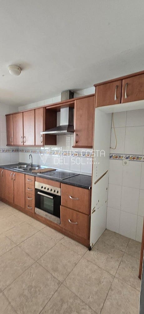 4 slaapkamer Appartement te koop in Torrox-Costa met zwembad - € 275.000 (Ref: 9133174)